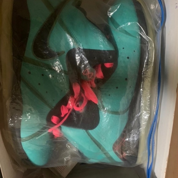 South beach lebron 8 - Picture 2 of 2